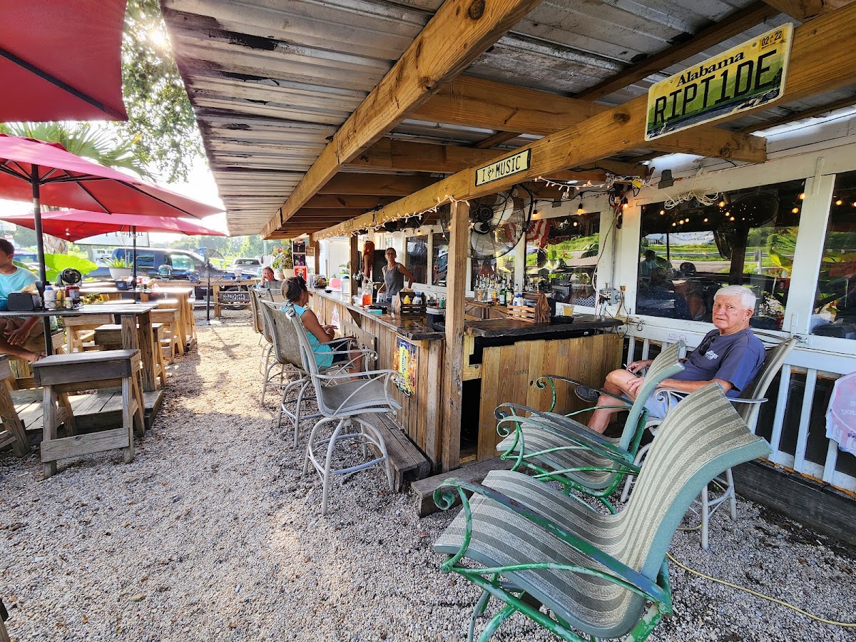 Johnny B’s Front Porch, Lillian,Al