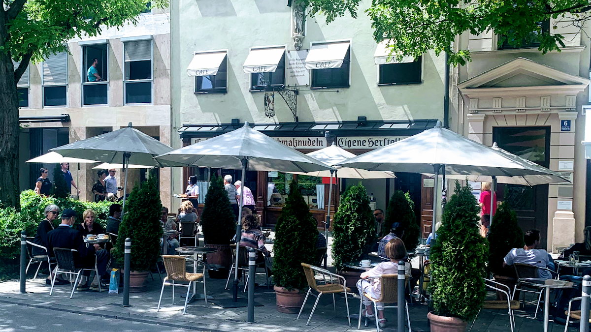 Schmalznudel - Cafe Frischhut