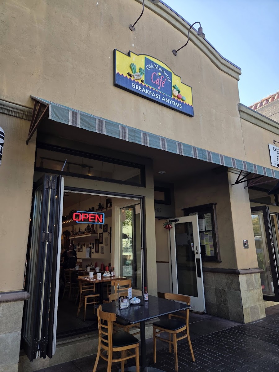 Old Monterey Café