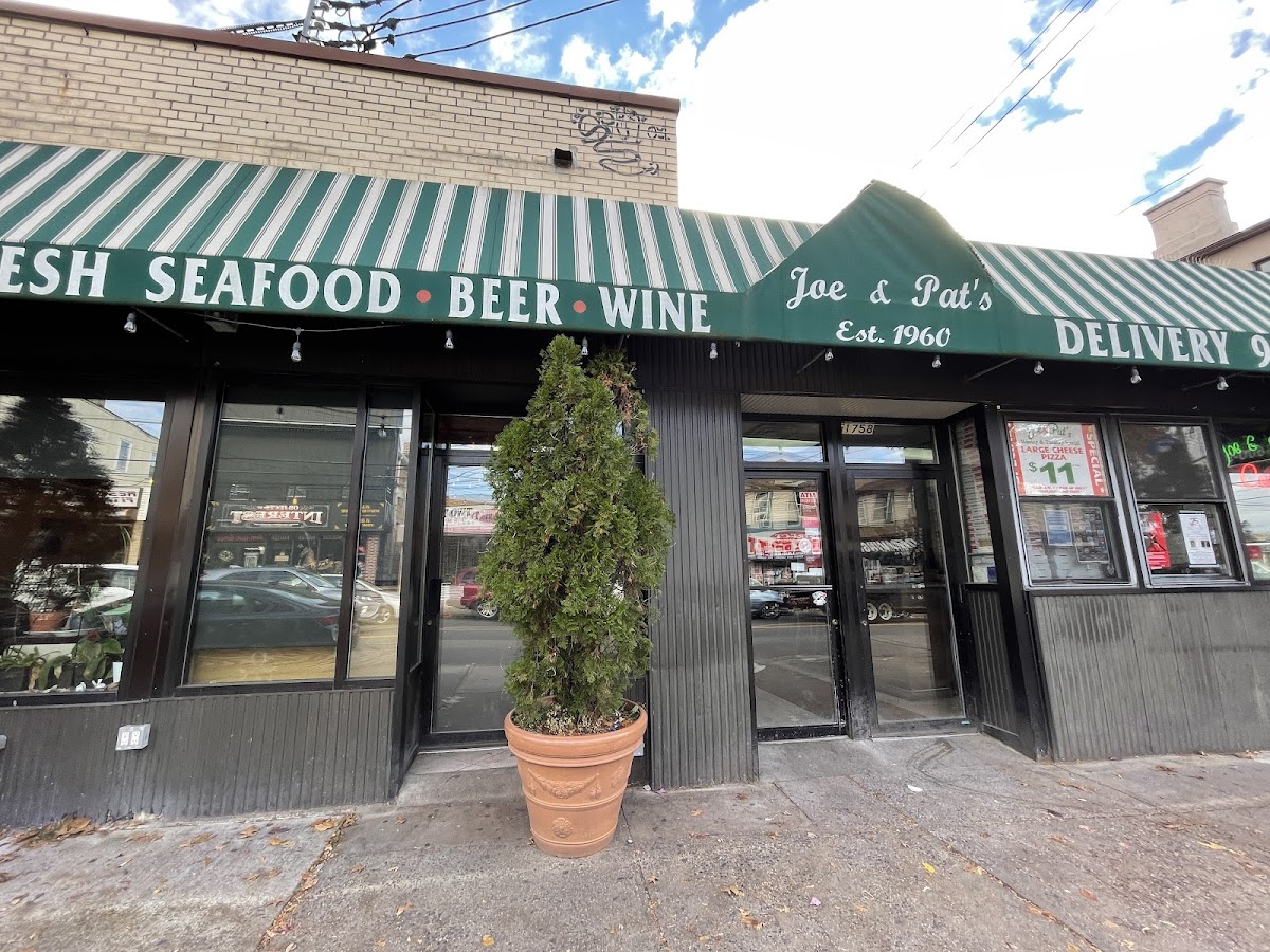 Joe & Pat's Pizzeria & Restaurant