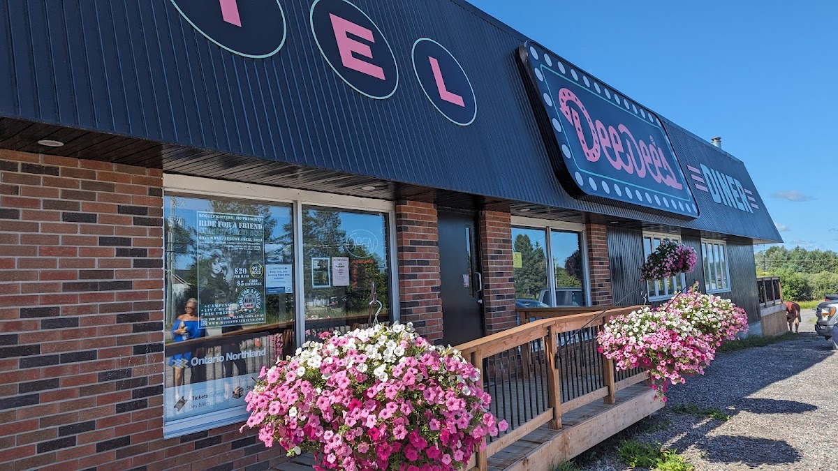 Dee Dee's Diner and Motel