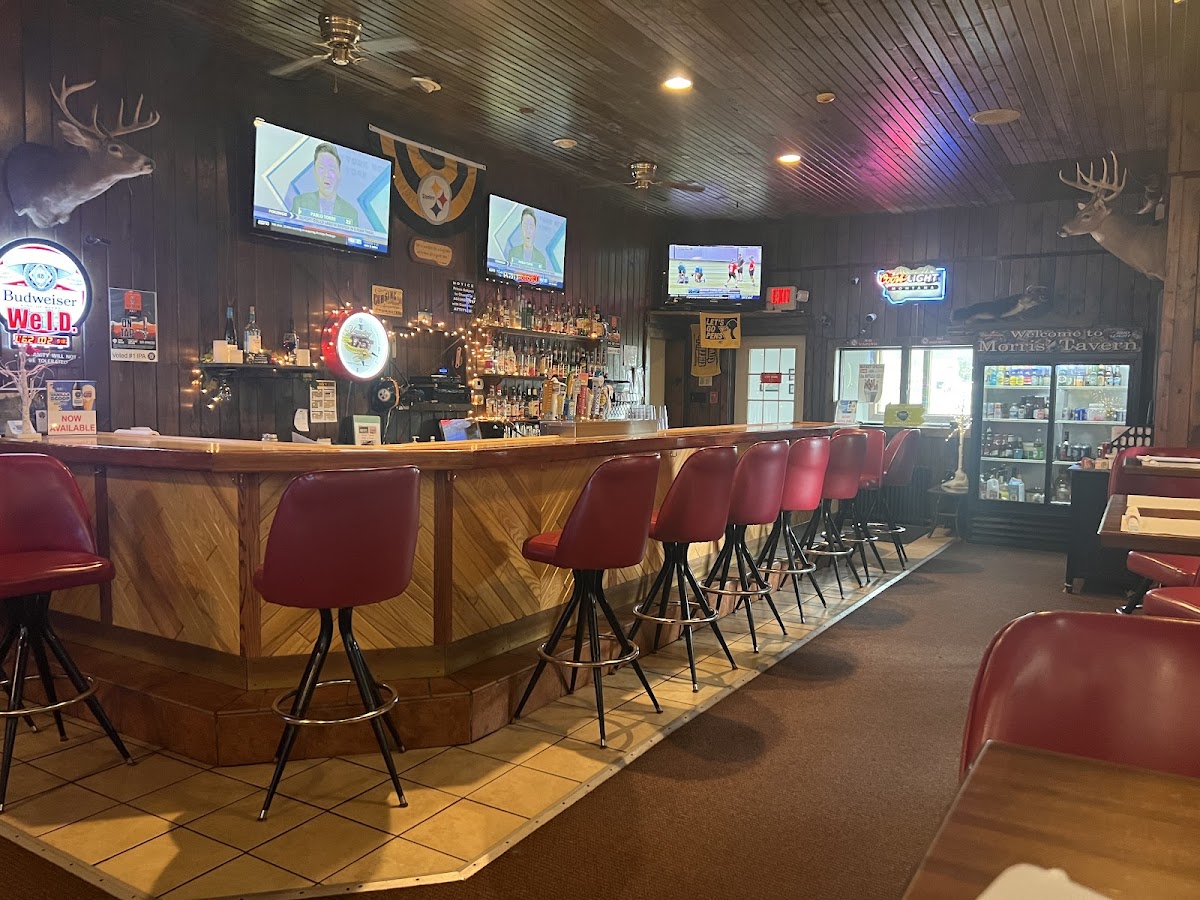 Morris' Tavern & Restaurant