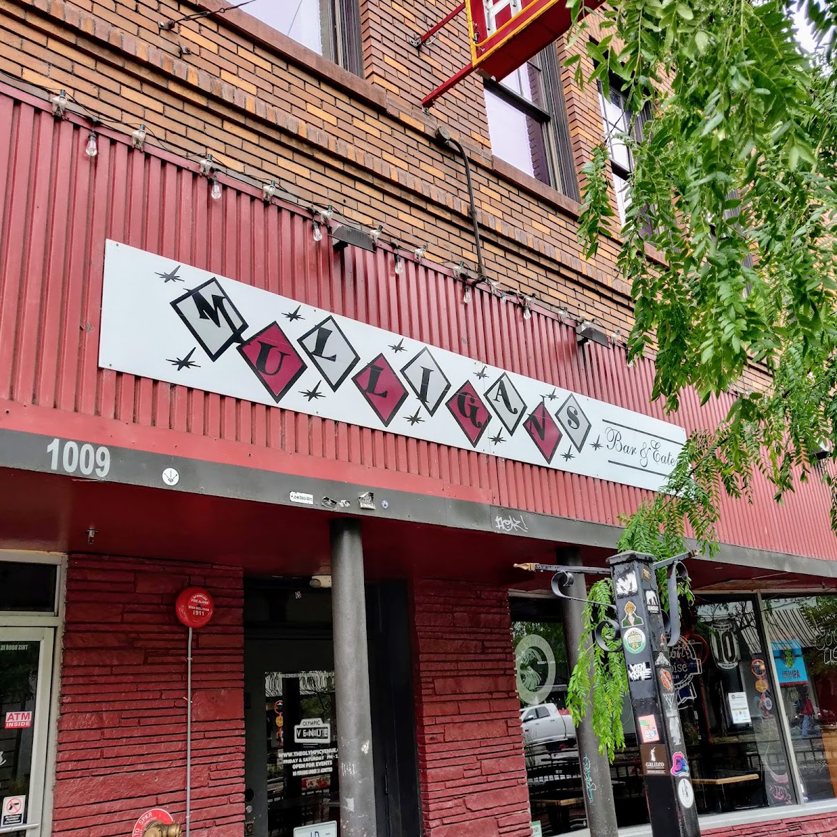 Mulligans' Pub & Eatery