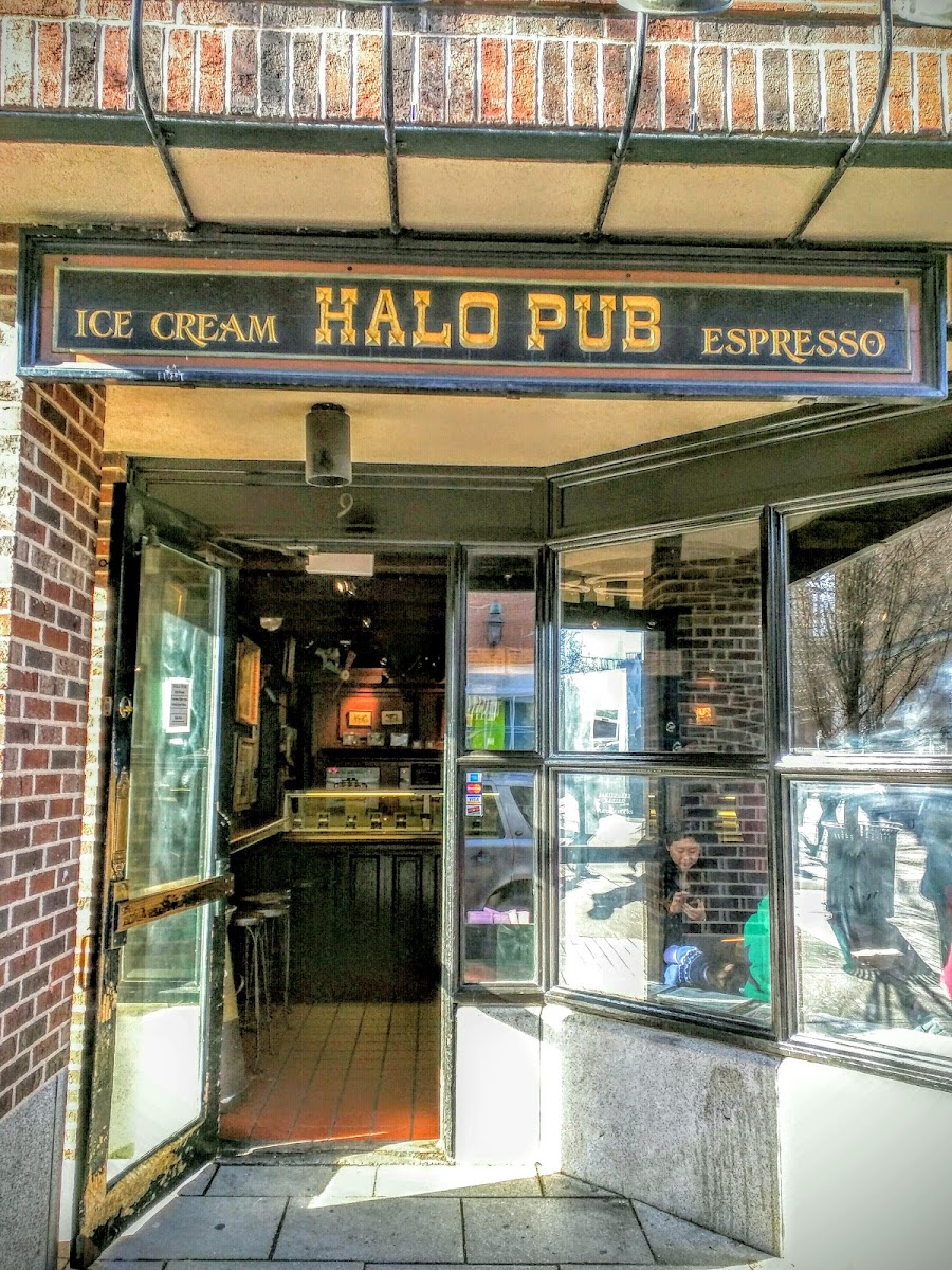 Halo Pub