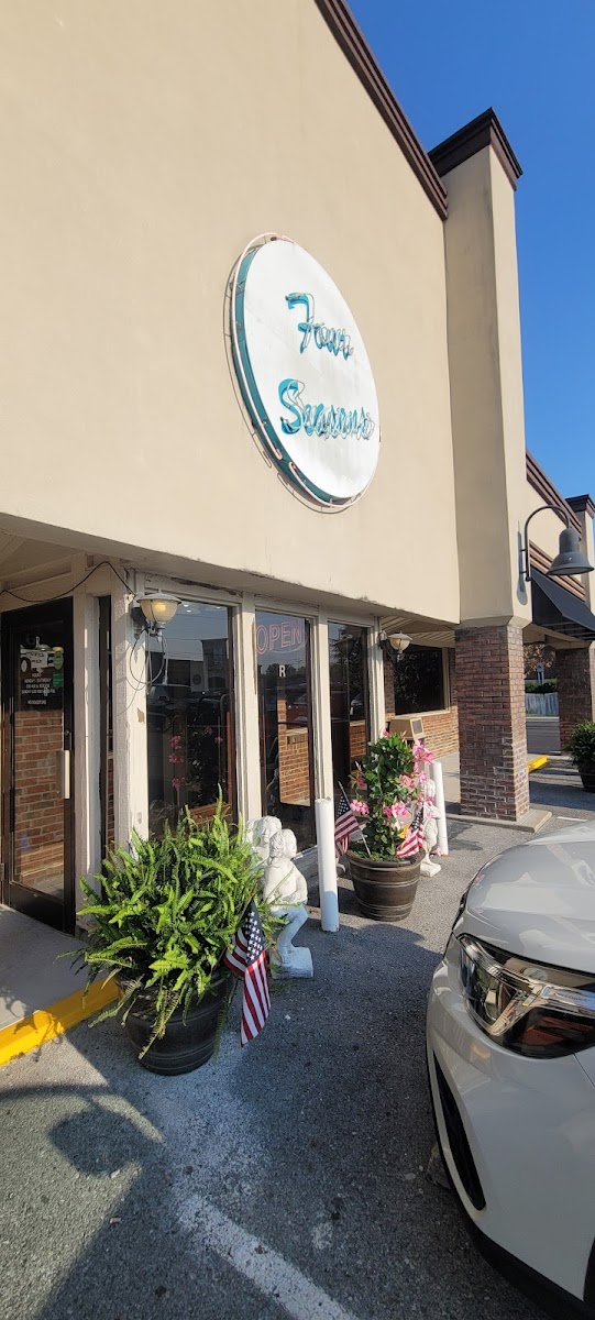 Four Seasons Family Restaurant