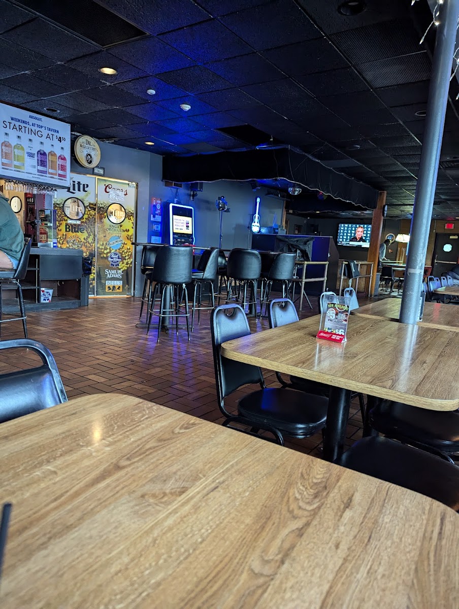 TOP's Tavern