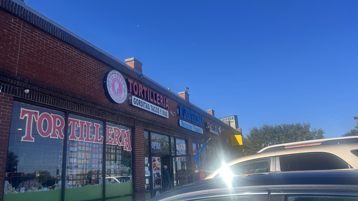 La Nueva Fresh & Hot