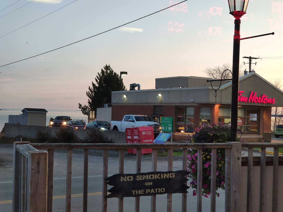 MacBouch Beverage Room & Grill