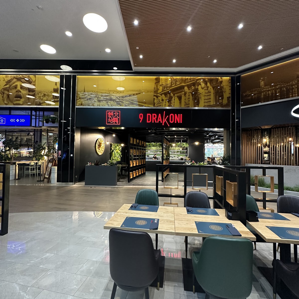 9 DRAKONI, Restorāns