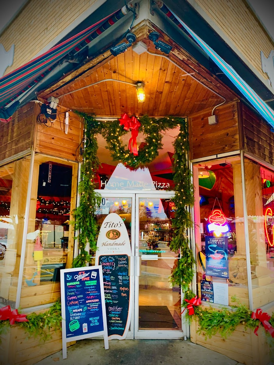 Speedo's Harborside Pub & Grill