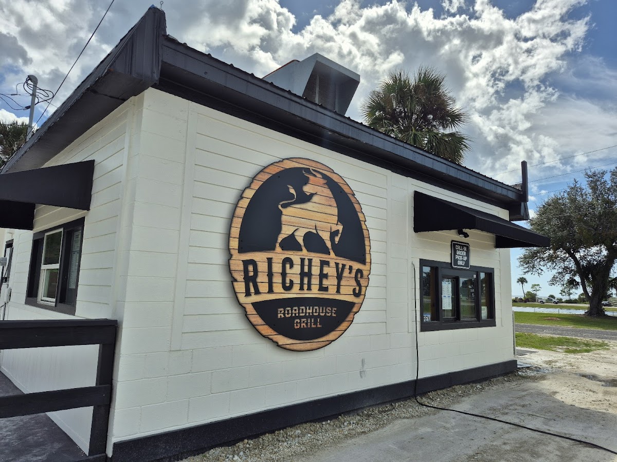 Richey's Roadhouse Grill