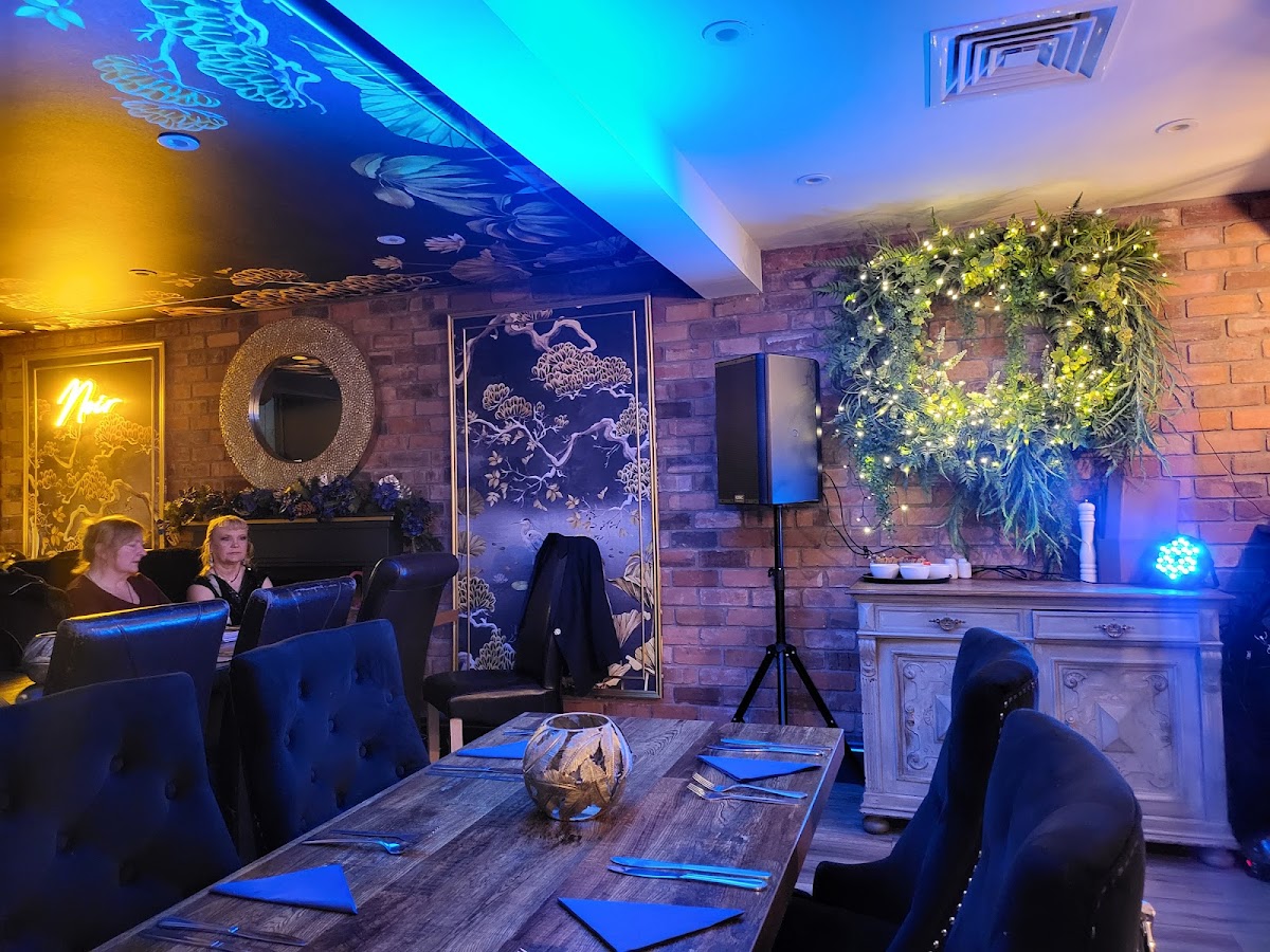 Noir Brasserie & Wine Bar