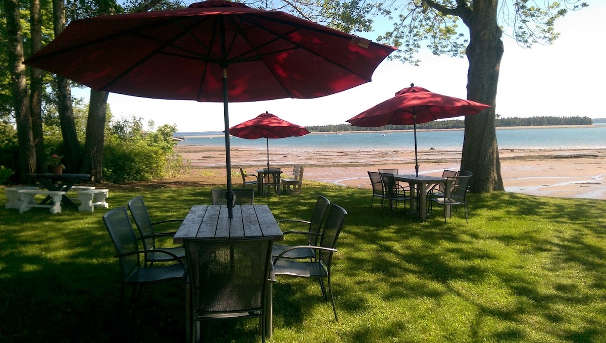 Niger Reef Tea House (licensed restaurant)