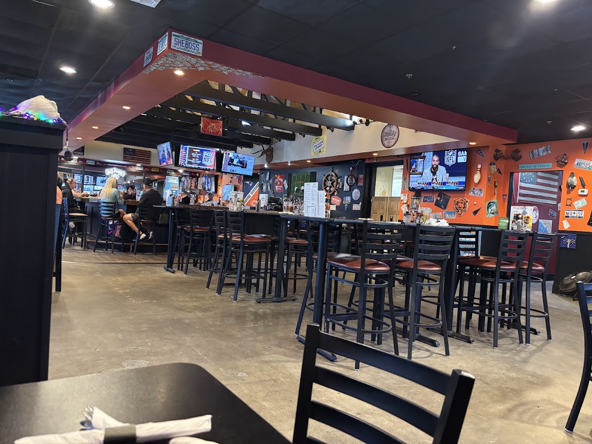 Teakwoods Bar vs Grill