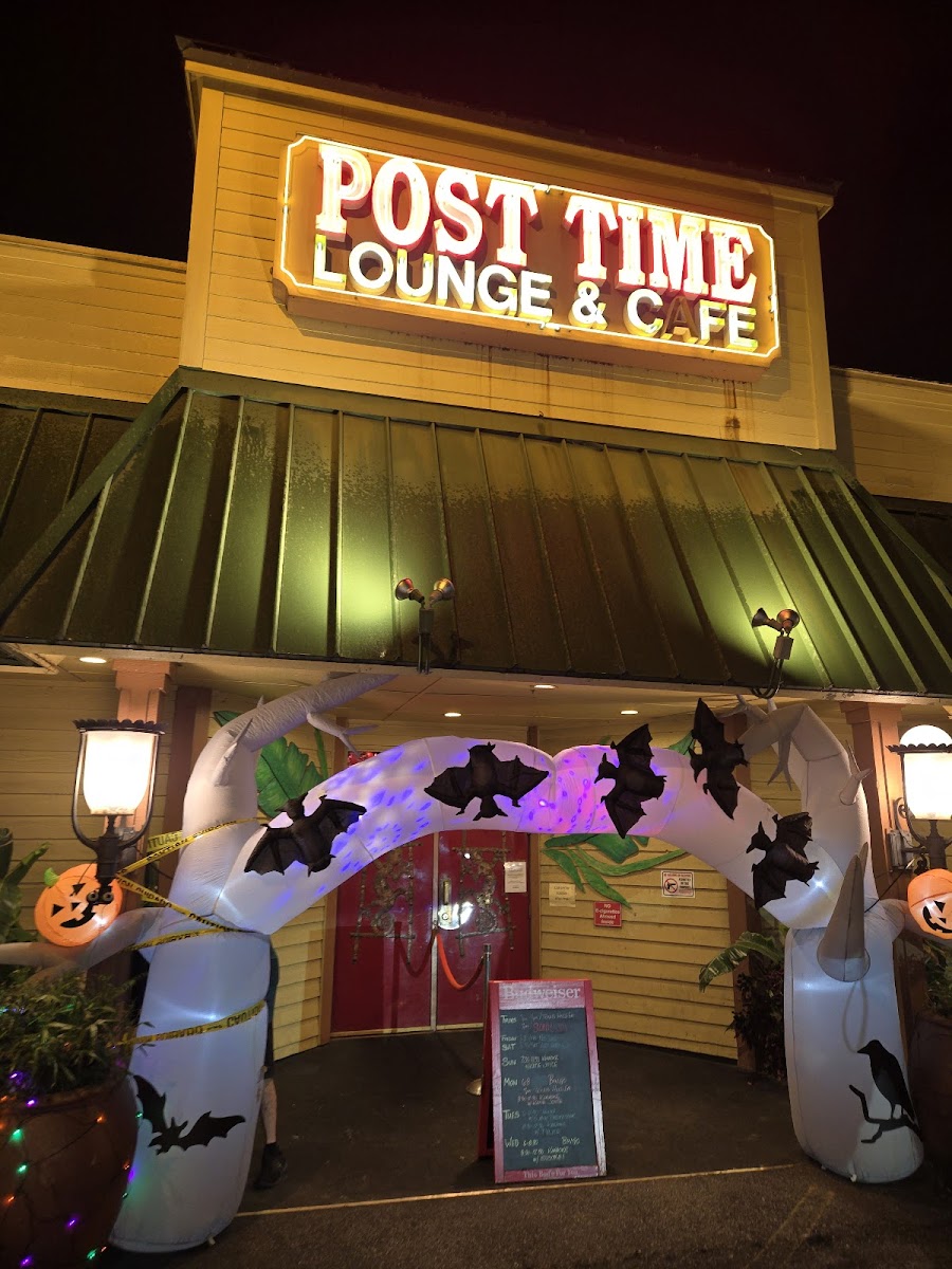Post Time Lounge & Cafe