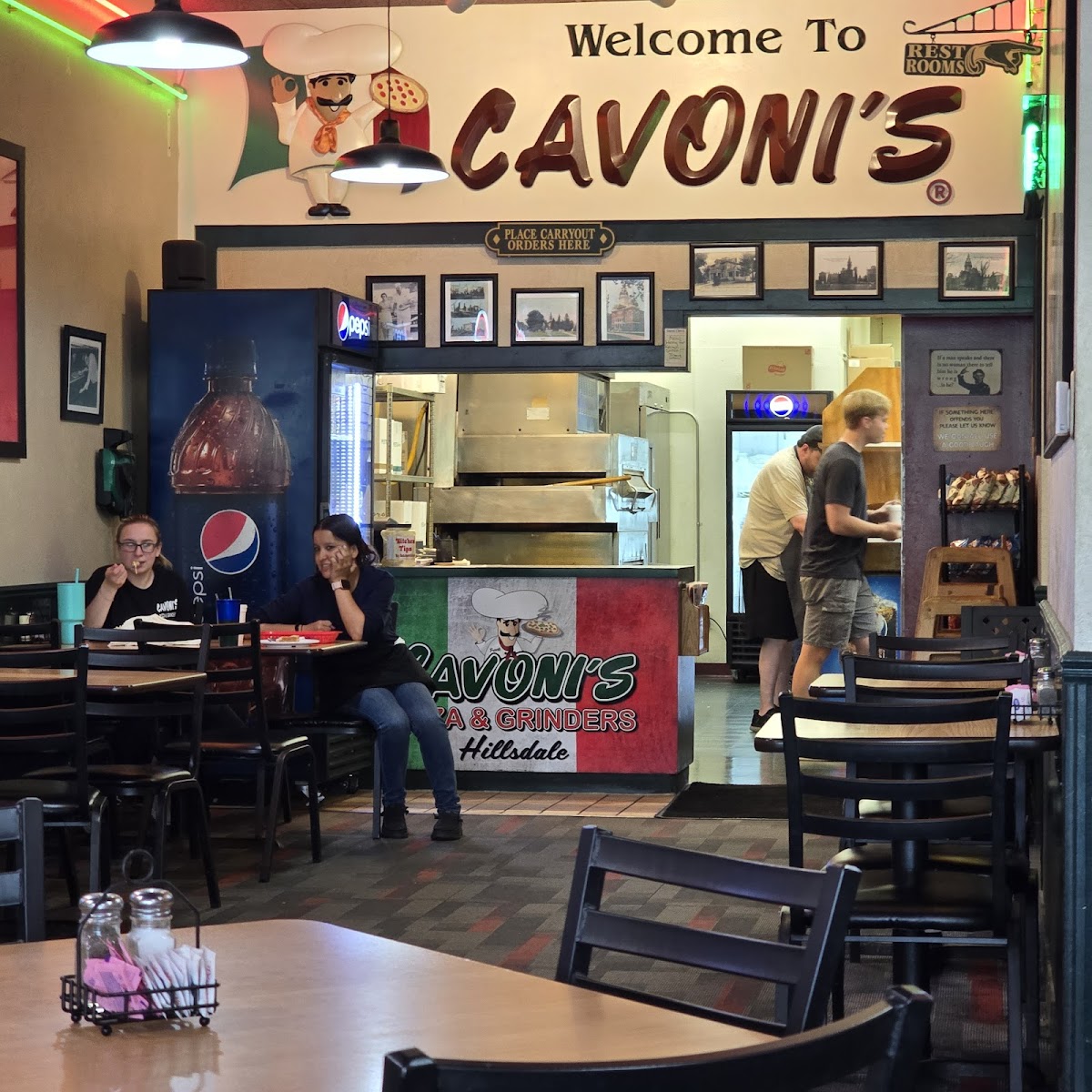 Cavoni's Pizza & Grinders