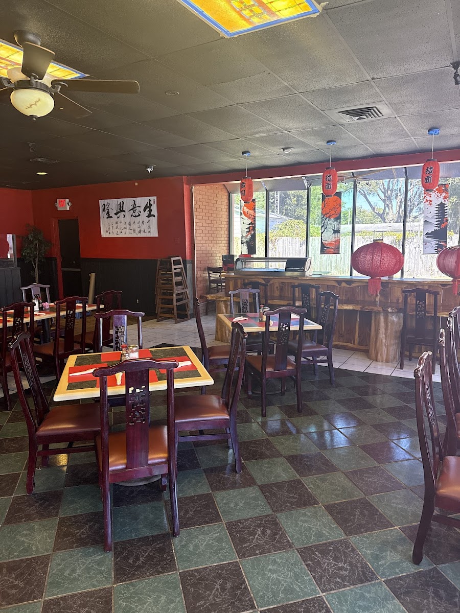 Red Lantern - Restaurant & Bar (Formerly: Silver Star)