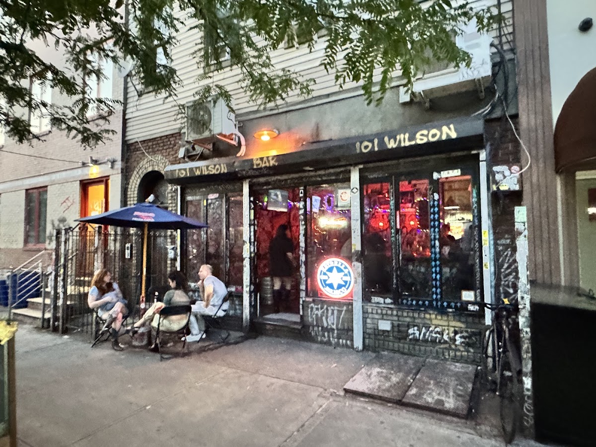 101 Wilson Bar