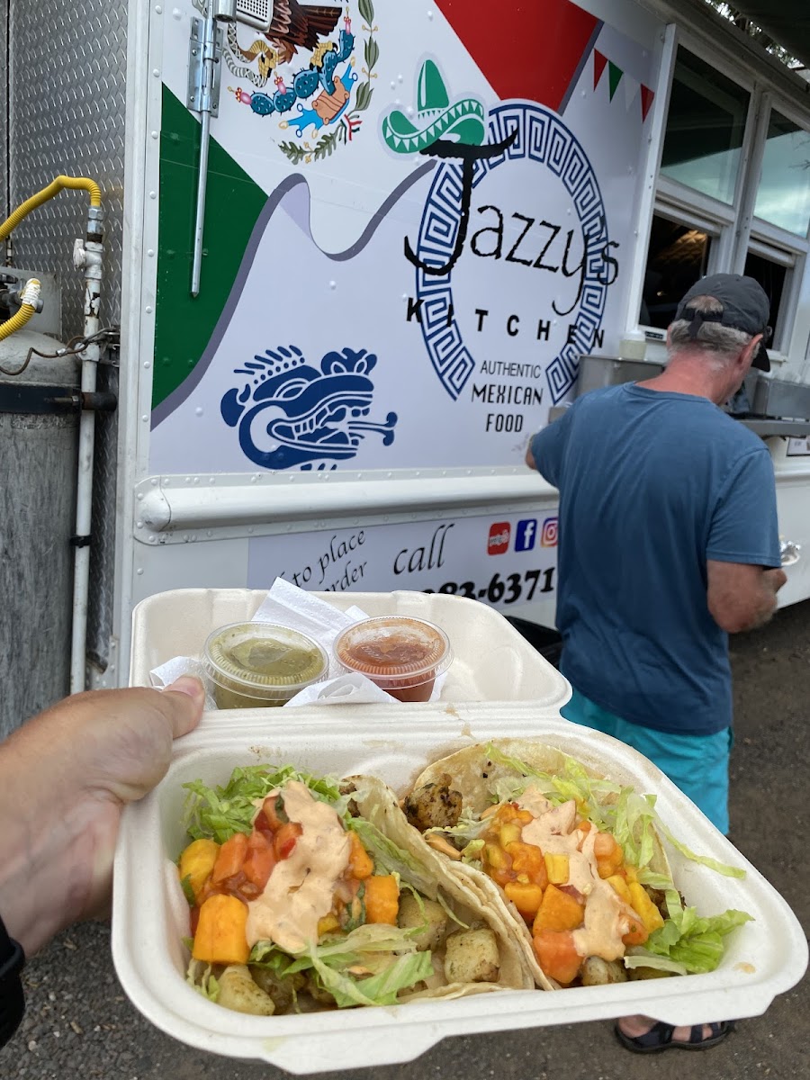 Jazzy's Kitchen Mexican foodtruck