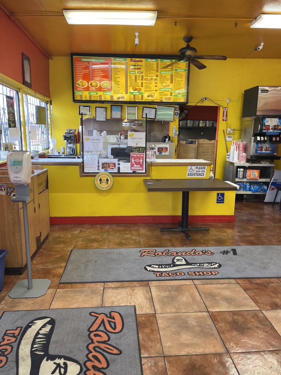Rolando's Taco Shop