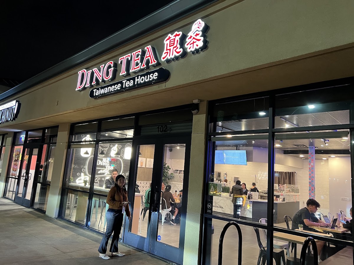 Ding Tea Northridge