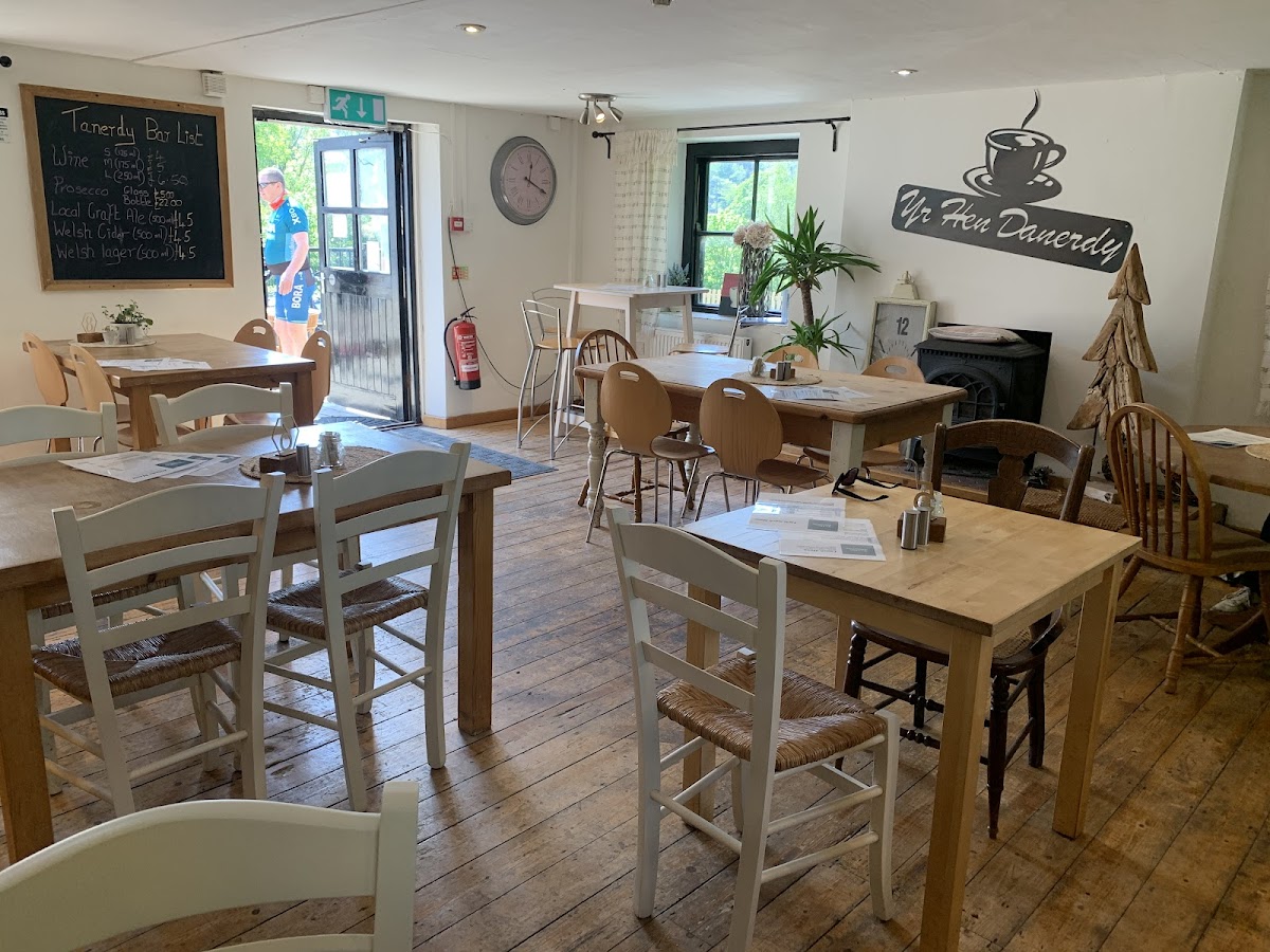 The Old Tannery / Yr Hen Danerdy