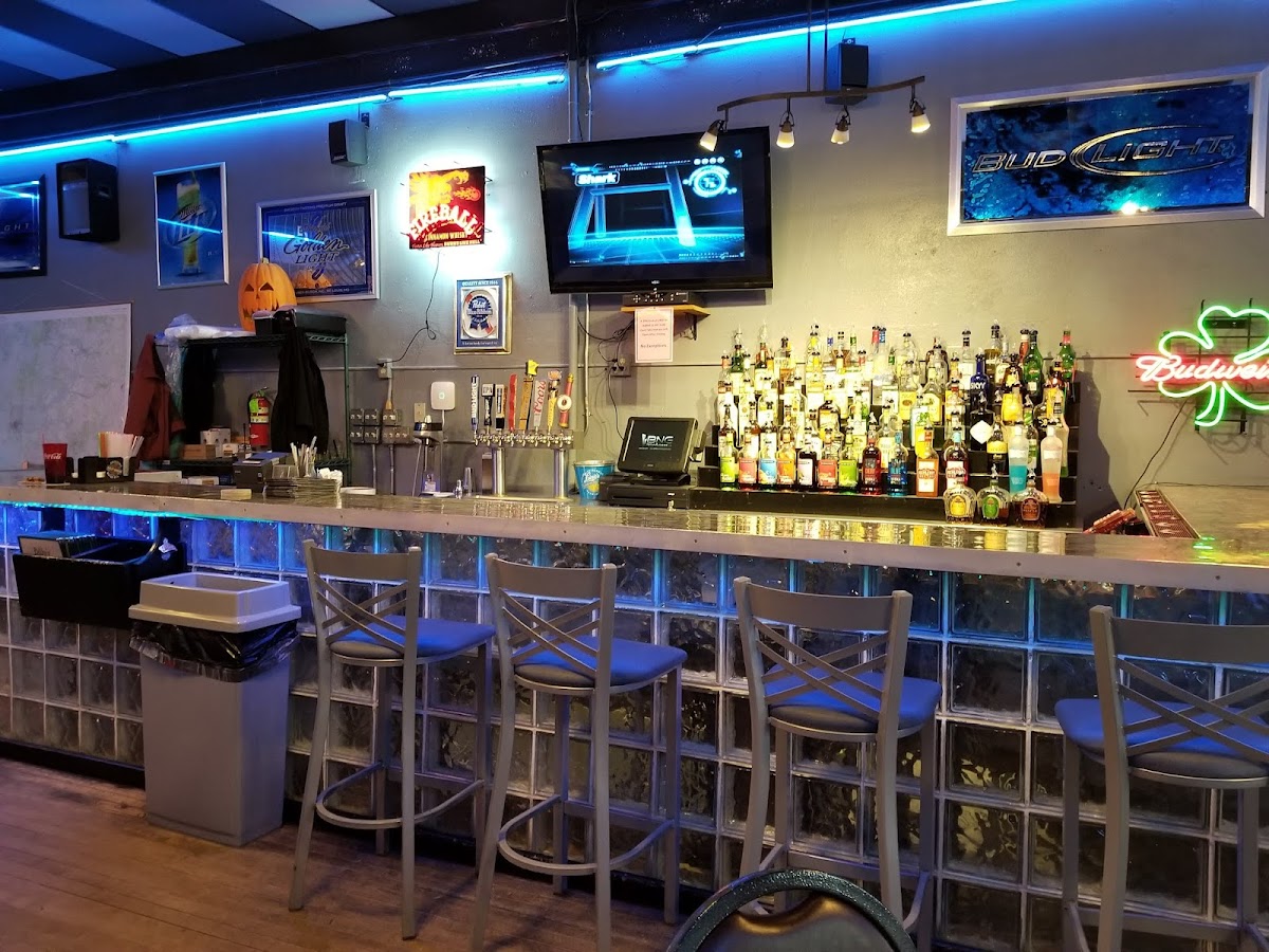Billy's Corner Bar & Grill