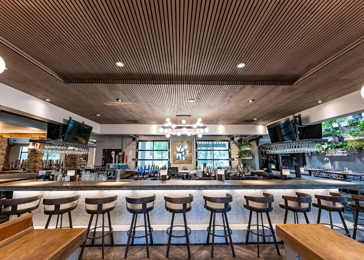 Yosemite Ranch - Steak, Fish, Bar