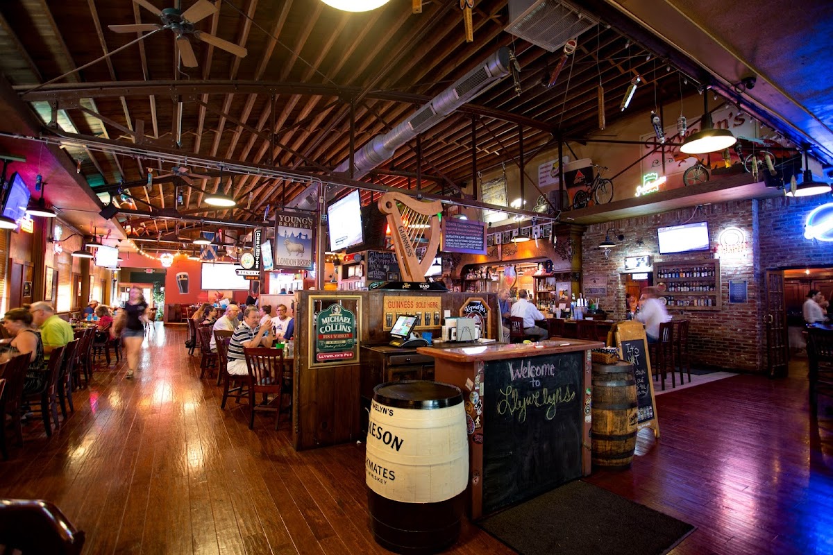Llywelyn's Pub - Webster Groves