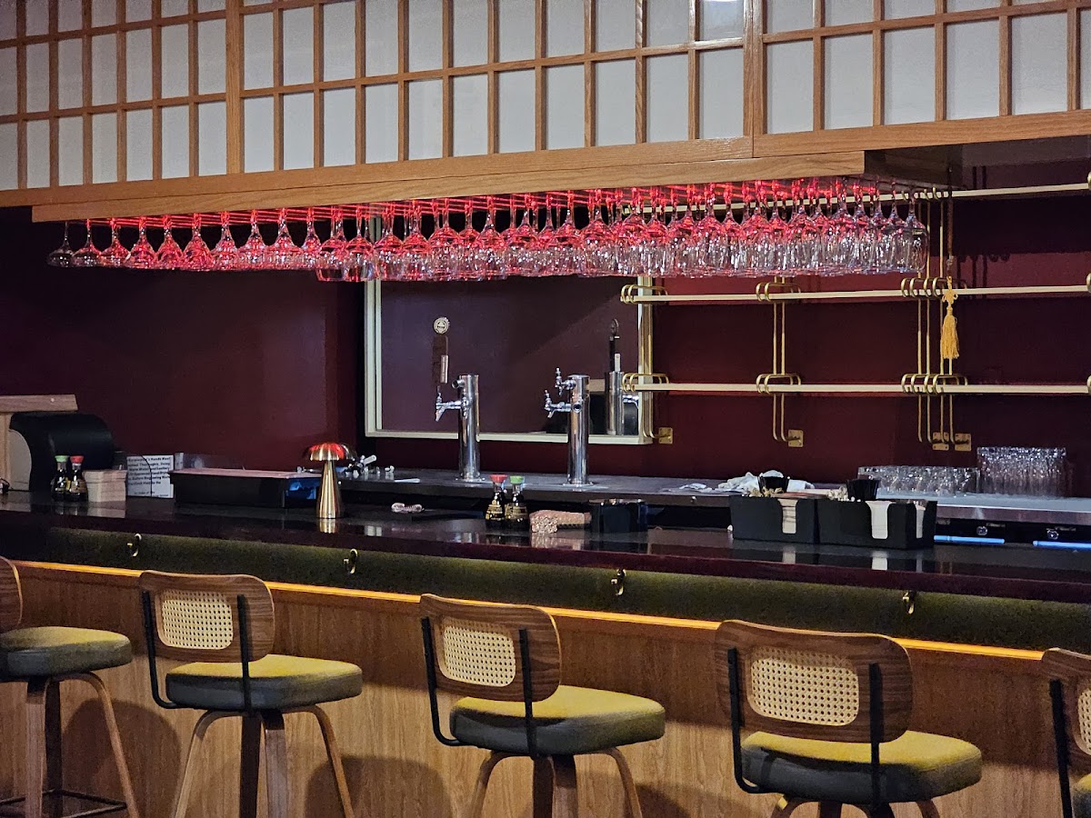 Sup Poon Thai&Sushi Restaurant