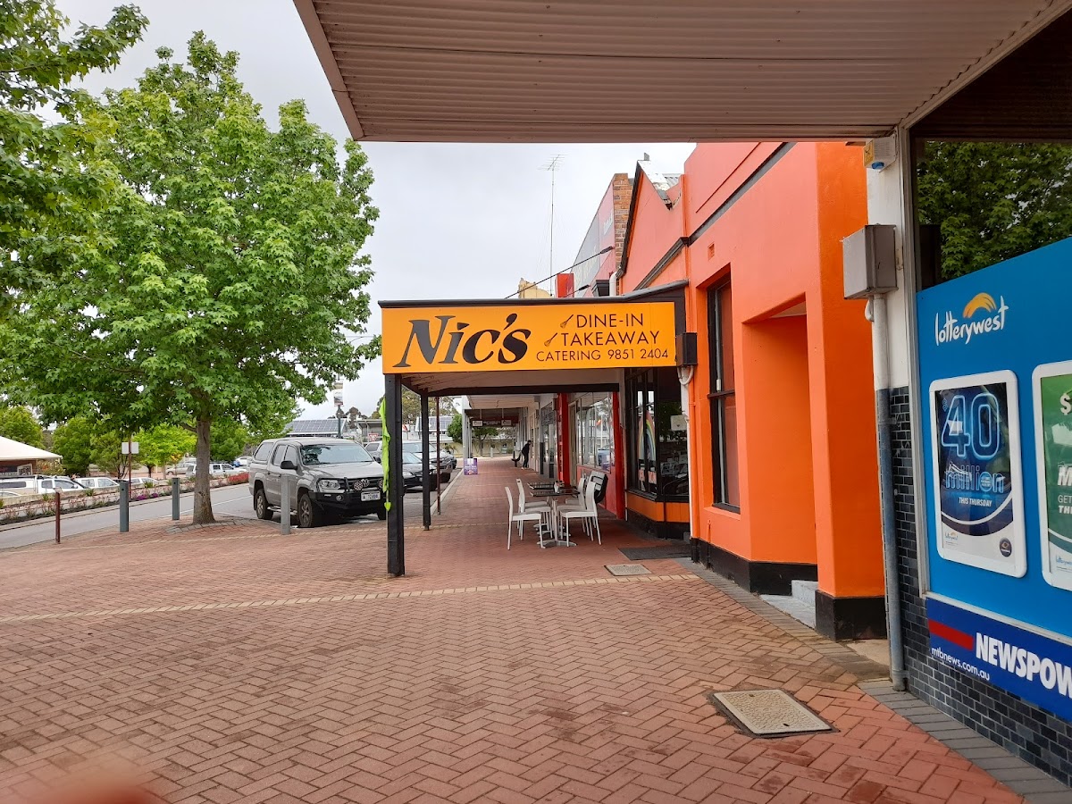 Nic's Cafe and Catering