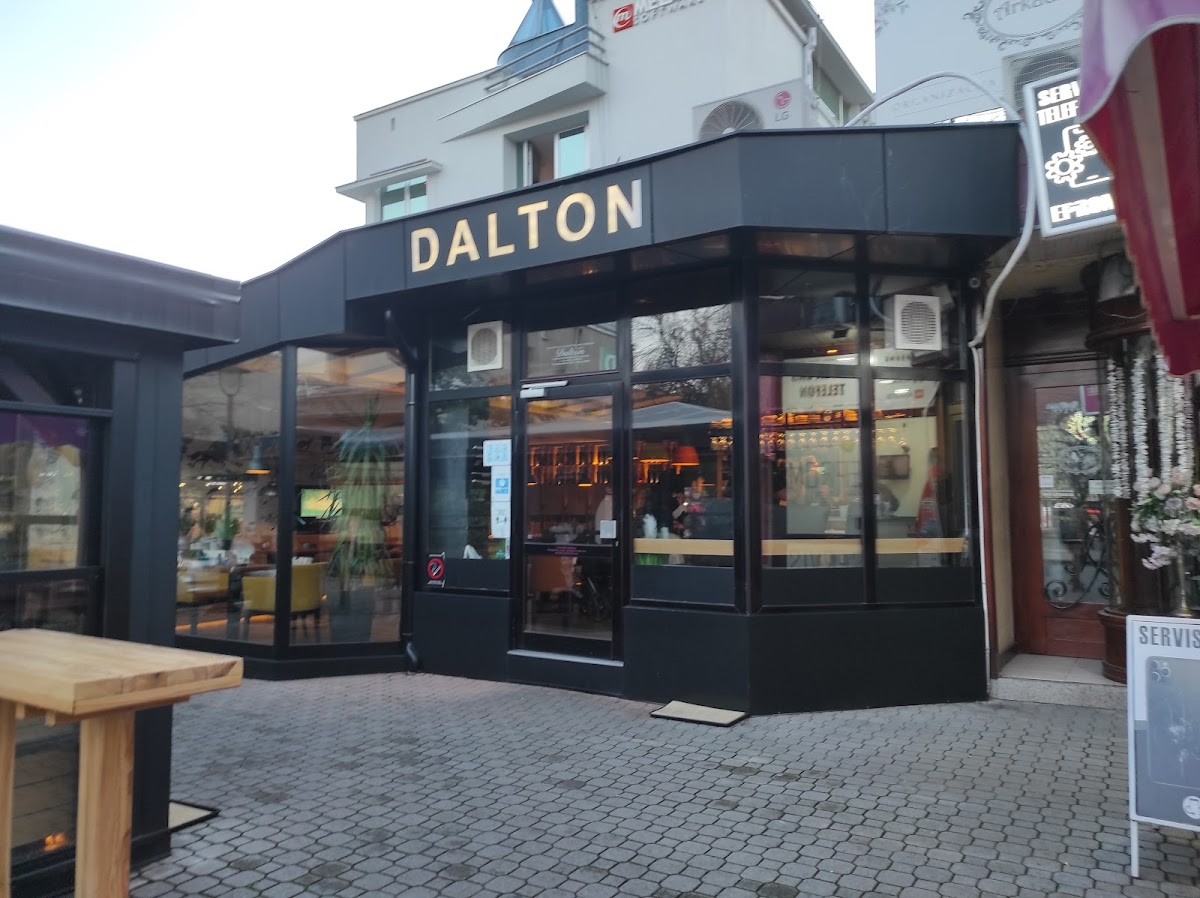 Dalton Cafe