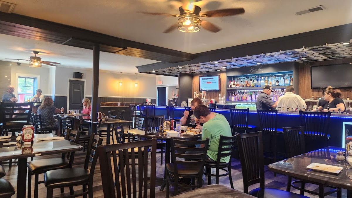 Buck Lake Bar & Grill