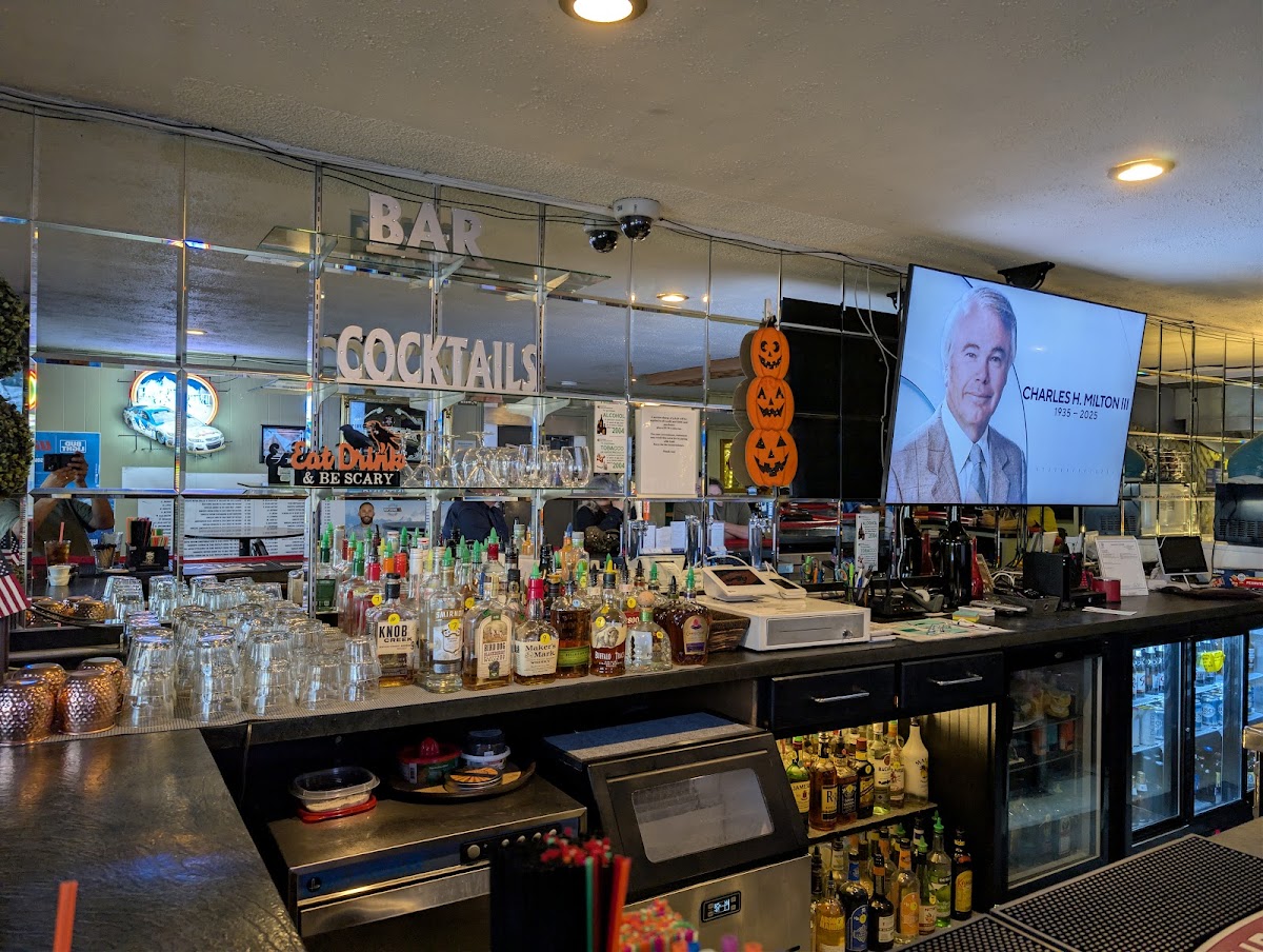 Curly's Gleed Tavern