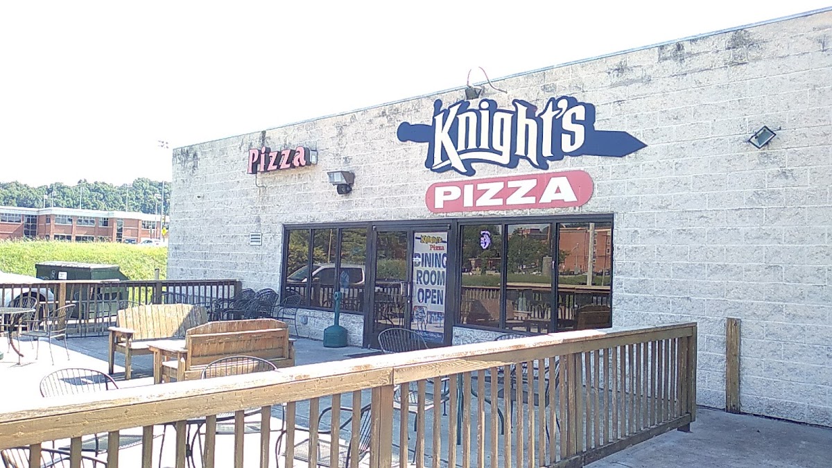 Knight's Pizza
