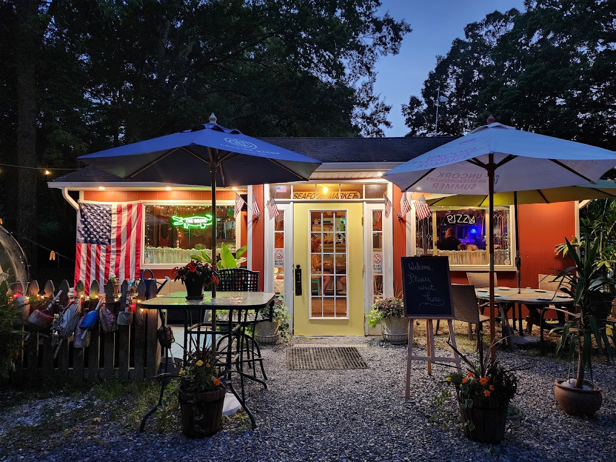 Grove Market Restaurant & Smokehouse