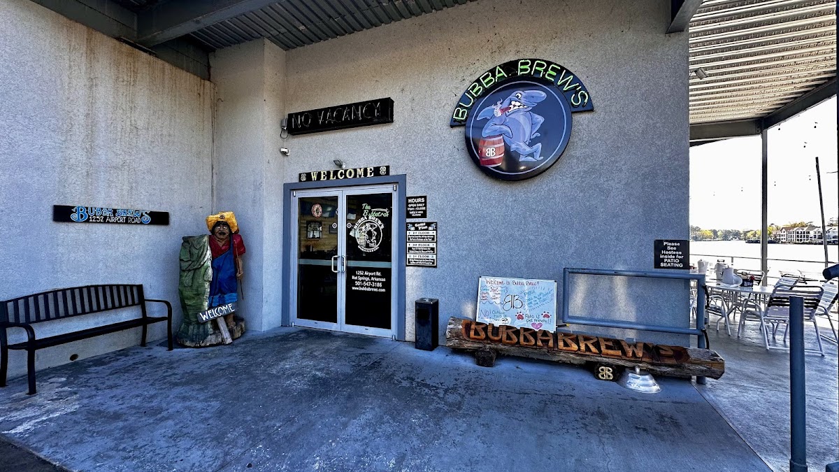 Bubba Brews - On Lake Hamilton