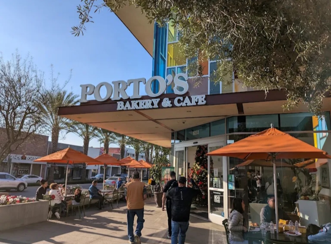 Porto's Bakery and Cafe - Downey