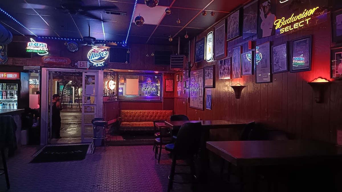 Benny's Place - Hammond