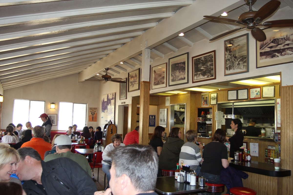 The Red Hut Café - Stateline