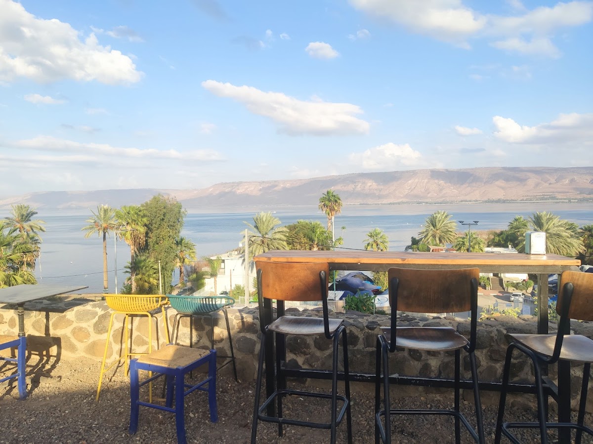 ארתור קפה - Arthur Cafe - עגלת קפה בכנרת