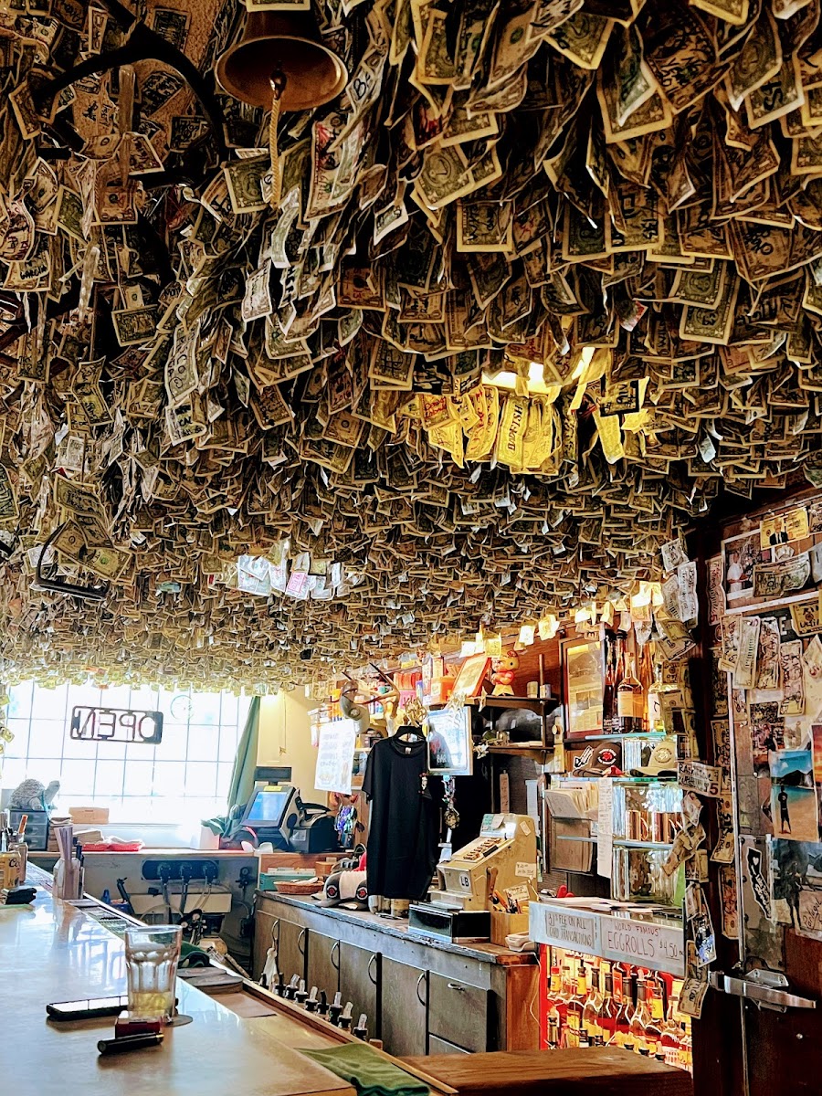 Turtle Rock Bar & Café