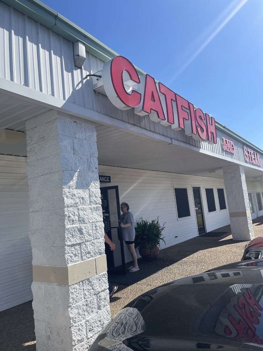 Leon's Catfish & Shrimp Restaurant