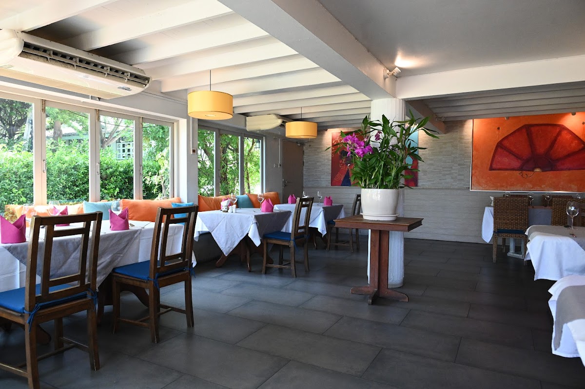 Coco51 Restaurant & Bar