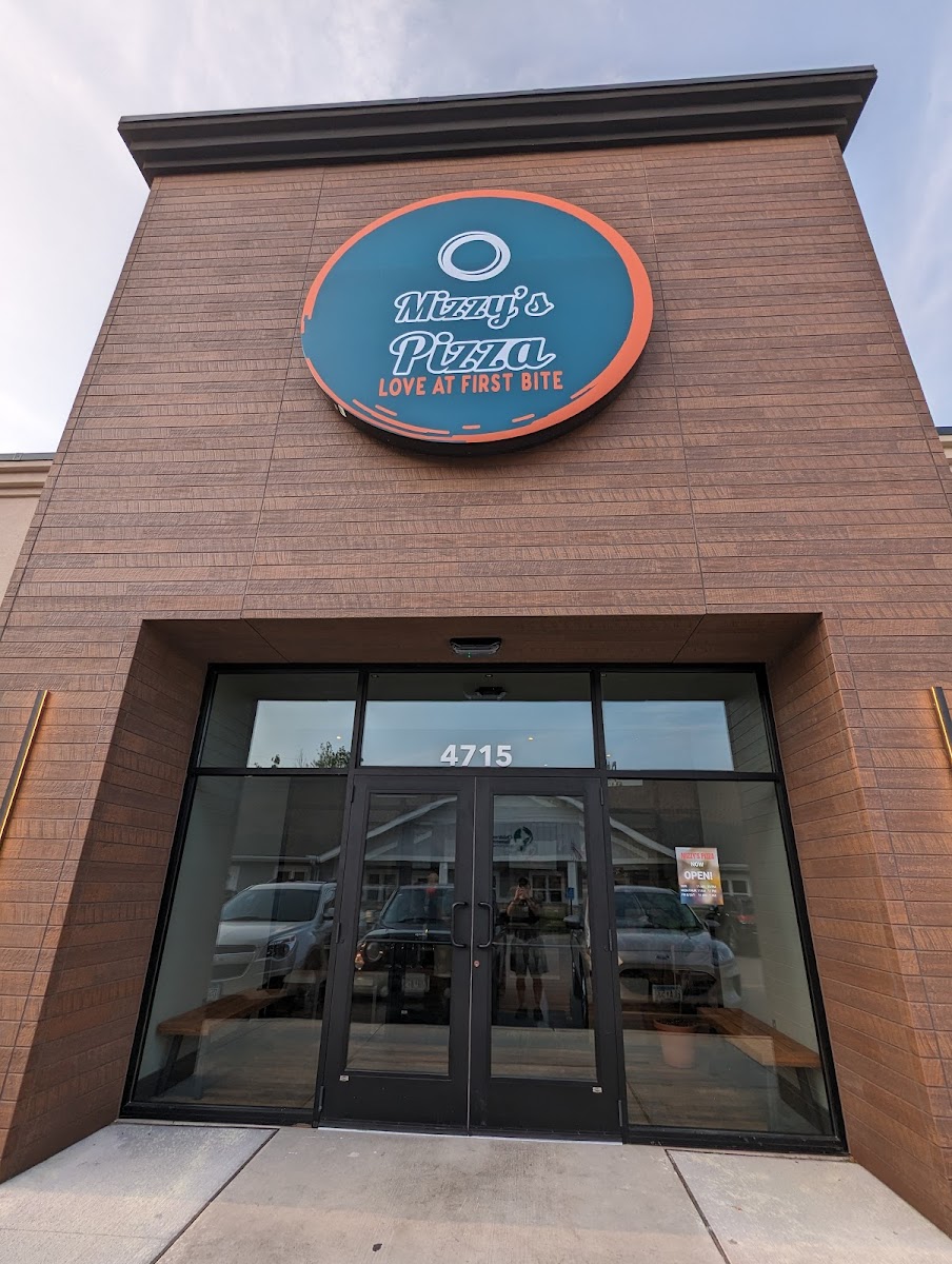 Mizzy's Pizza - Carver