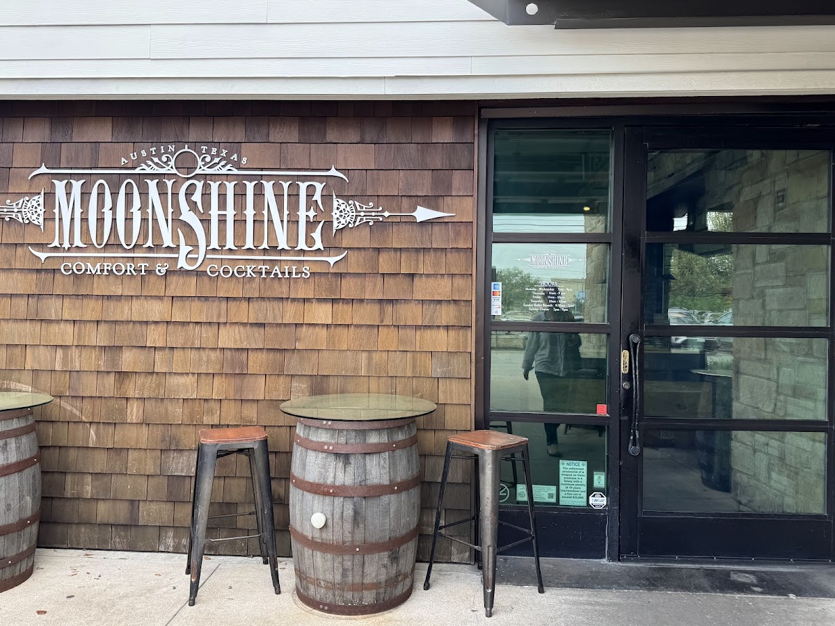 Moonshine Comfort & Cocktails