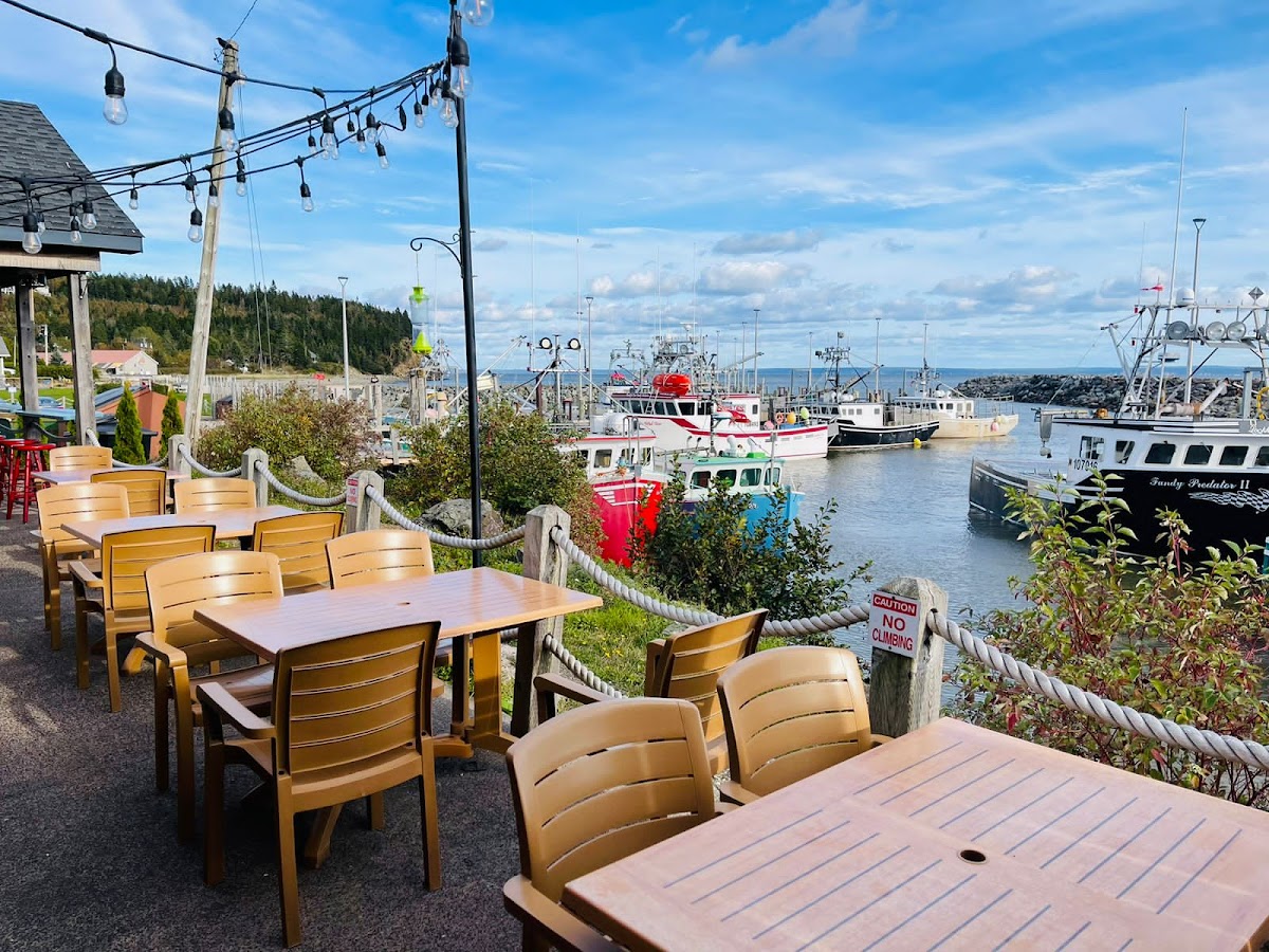 Tipsy Tails Restaurant