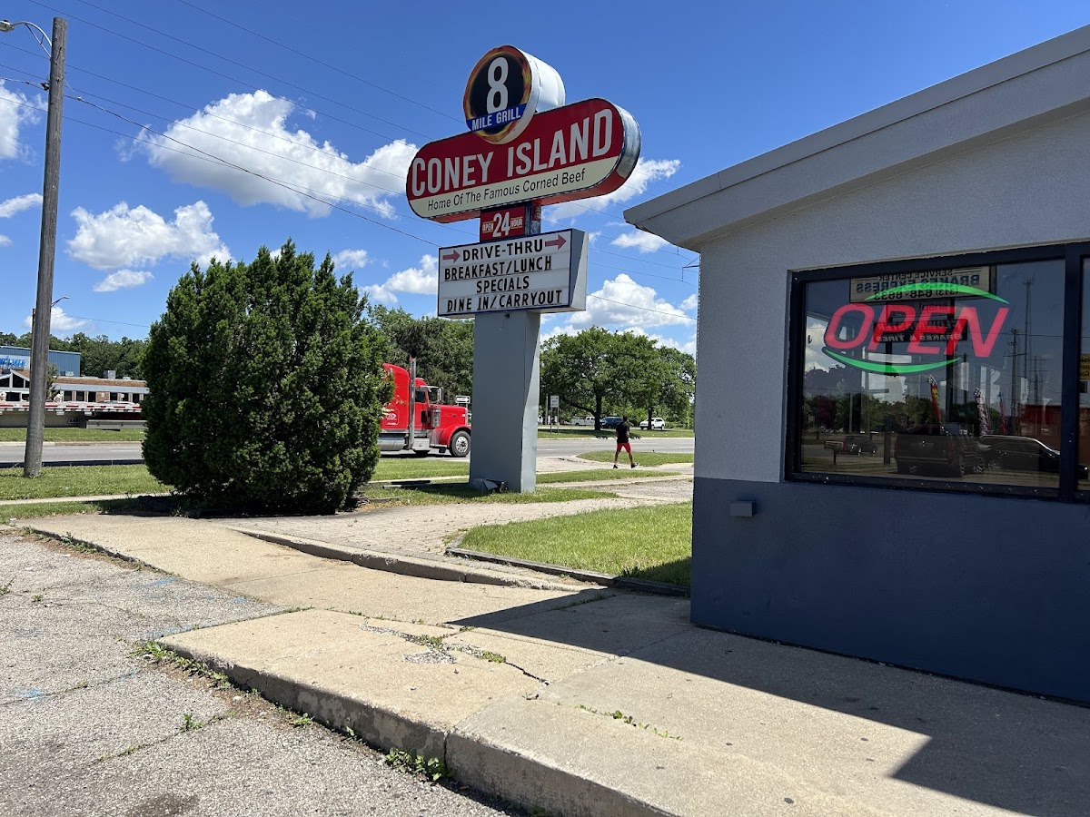 8 Mile Grill & Restaurant