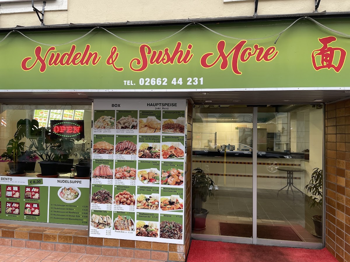 Nudeln & Sushi More