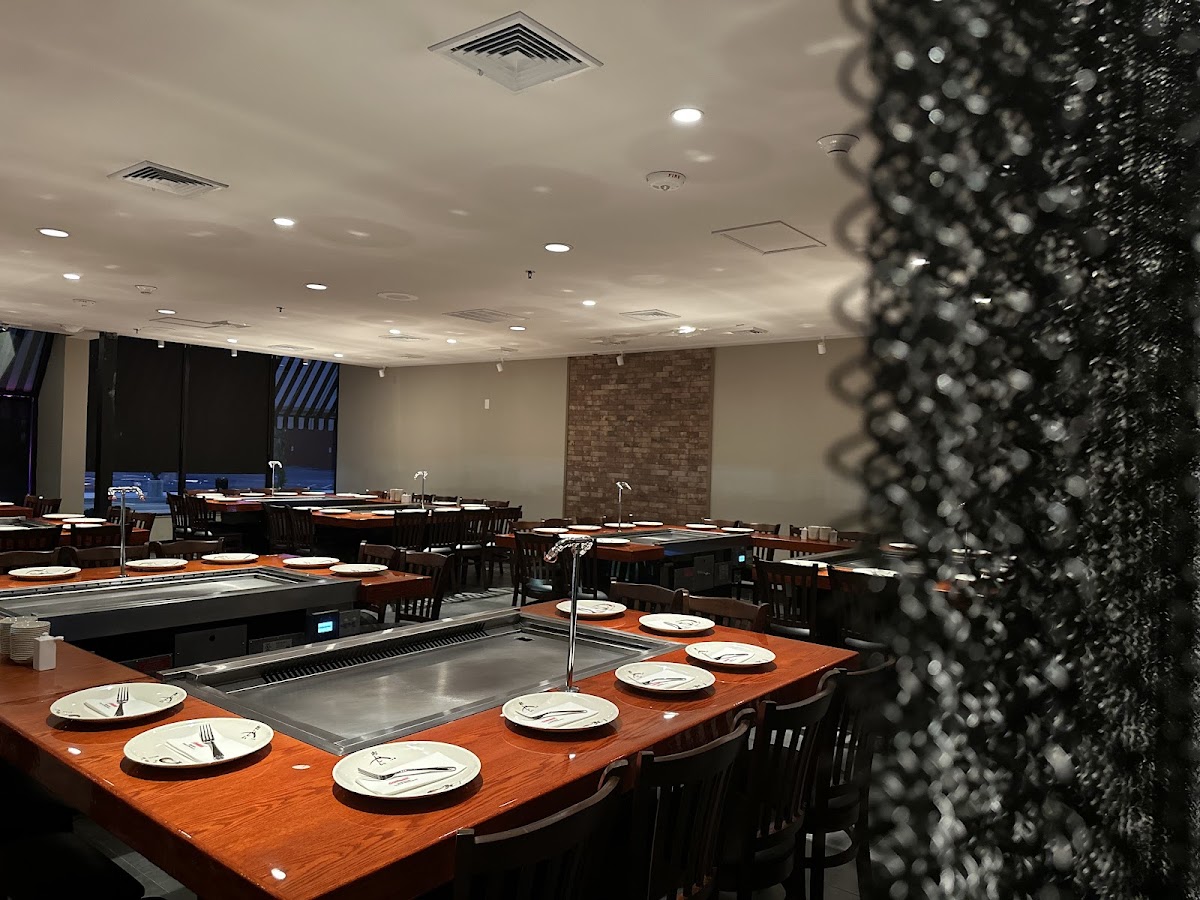 Arashiyama Japanese Sushi & Steakhouse